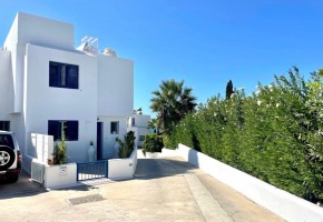 Semi Detached Villa For Sale  in  Chloraka