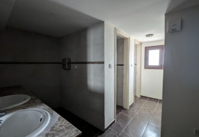 Building For Sale  in  Tombs of the Kings