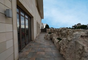 Building For Sale  in  Tombs of the Kings