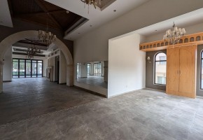 Building For Sale  in  Tombs of the Kings