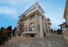 Building For Sale  in  Tombs of the Kings