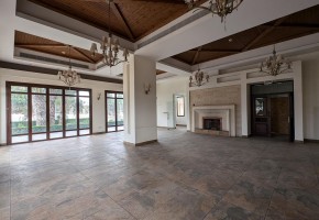 Building For Sale  in  Tombs of the Kings