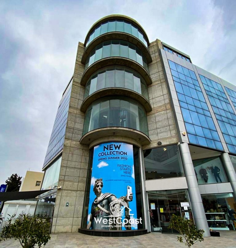 Building For Rent  in  Pano Paphos - Up Town