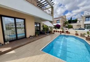 Detached Villa For Sale  in  Peyia