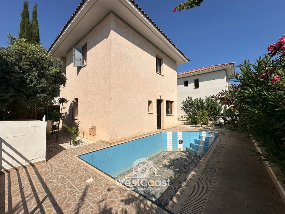 Detached Villa For Sale  in  Universal