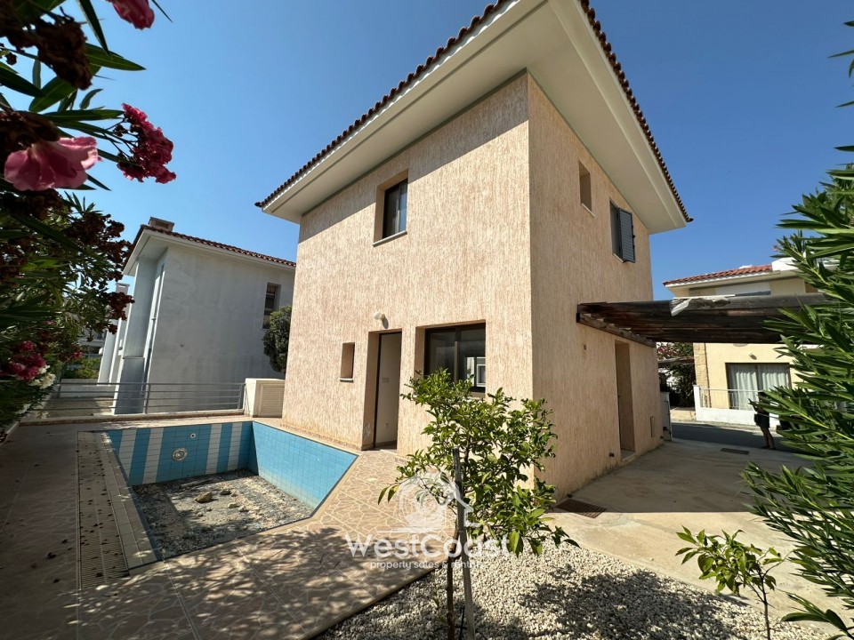 Detached Villa For Sale  in  Universal