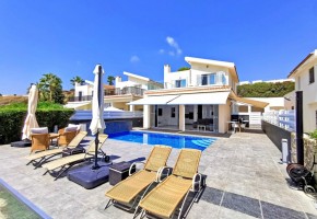 Detached Villa For Sale  in  Coral Bay