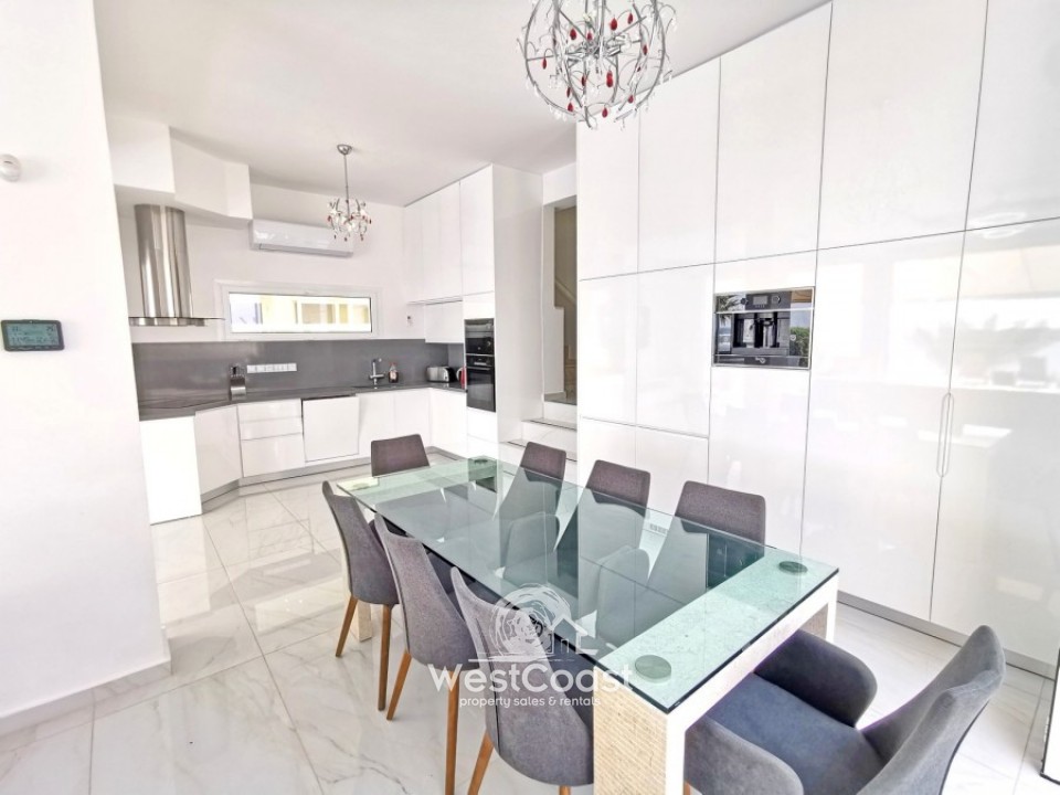 Detached Villa For Sale  in  Coral Bay