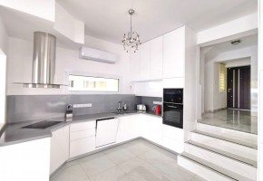 Detached Villa For Sale  in  Coral Bay