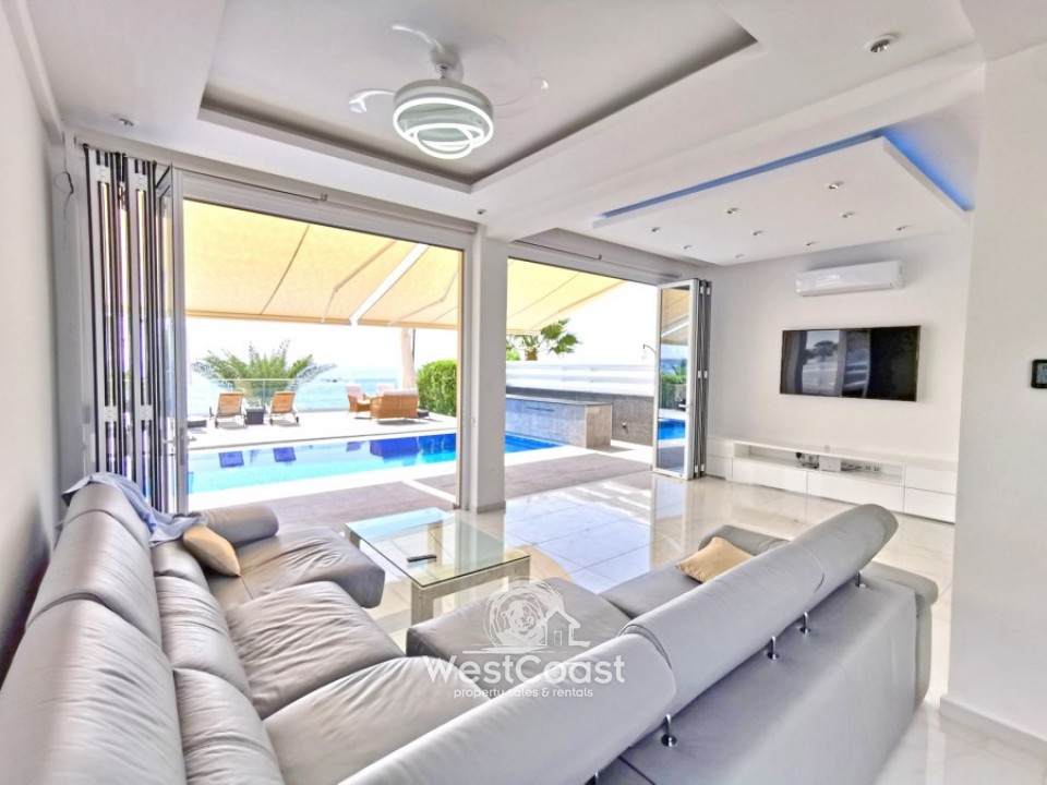 Detached Villa For Sale  in  Coral Bay