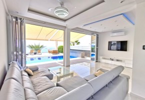 Detached Villa For Sale  in  Coral Bay
