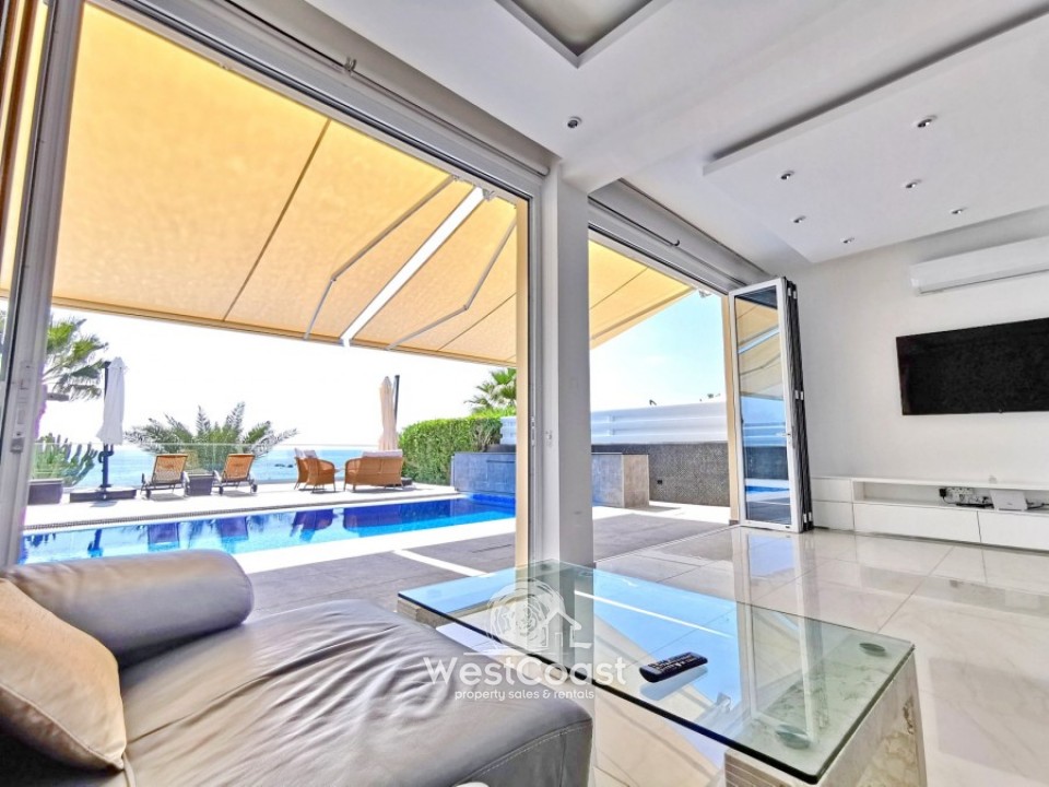 Detached Villa For Sale  in  Coral Bay