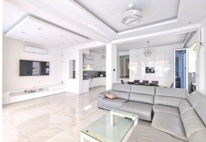 Detached Villa For Sale  in  Coral Bay