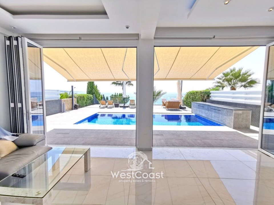 Detached Villa For Sale  in  Coral Bay