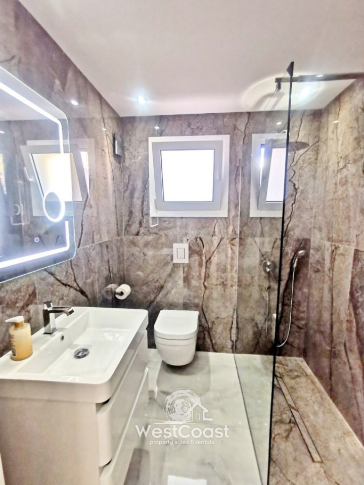 Detached Villa For Sale  in  Coral Bay