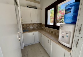 Bungalow For Sale  in  Peyia