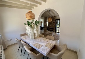 Bungalow For Sale  in  Peyia