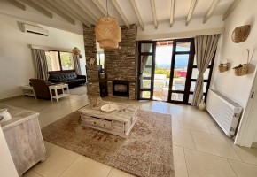 Bungalow For Sale  in  Peyia