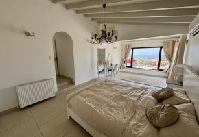 Bungalow For Sale  in  Peyia