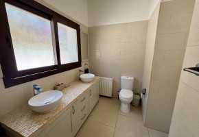 Bungalow For Sale  in  Peyia