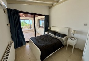 Bungalow For Sale  in  Peyia