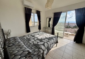 Town House For Sale  in  Peyia