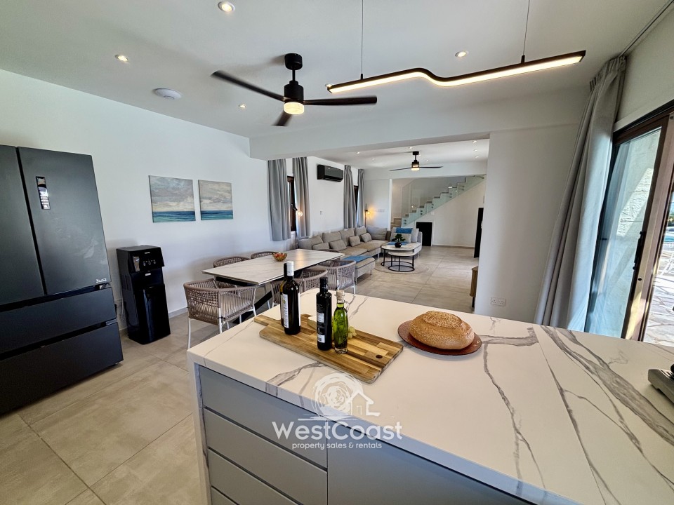 Detached Villa For Sale  in  Peyia