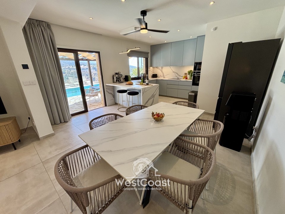 Detached Villa For Sale  in  Peyia