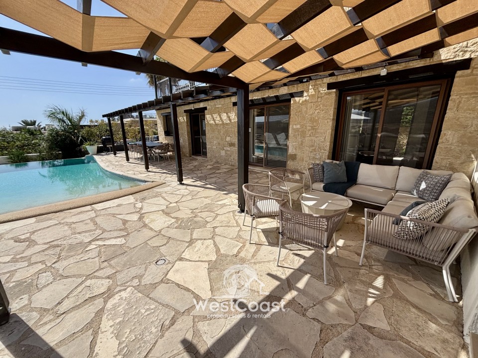 Detached Villa For Sale  in  Peyia