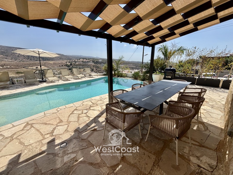 Detached Villa For Sale  in  Peyia