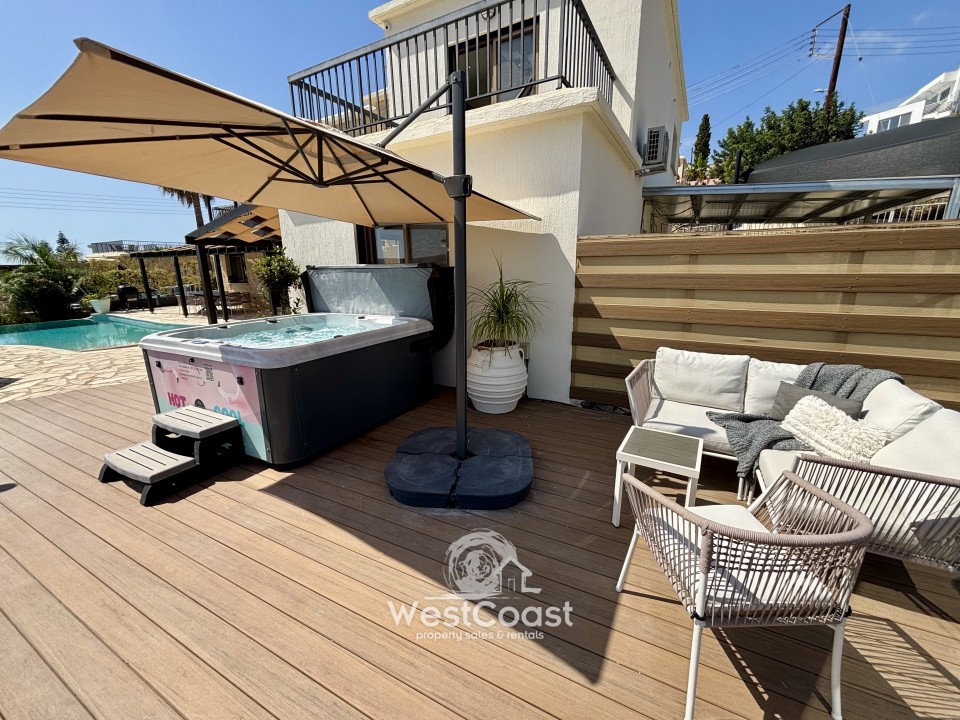 Detached Villa For Sale  in  Peyia