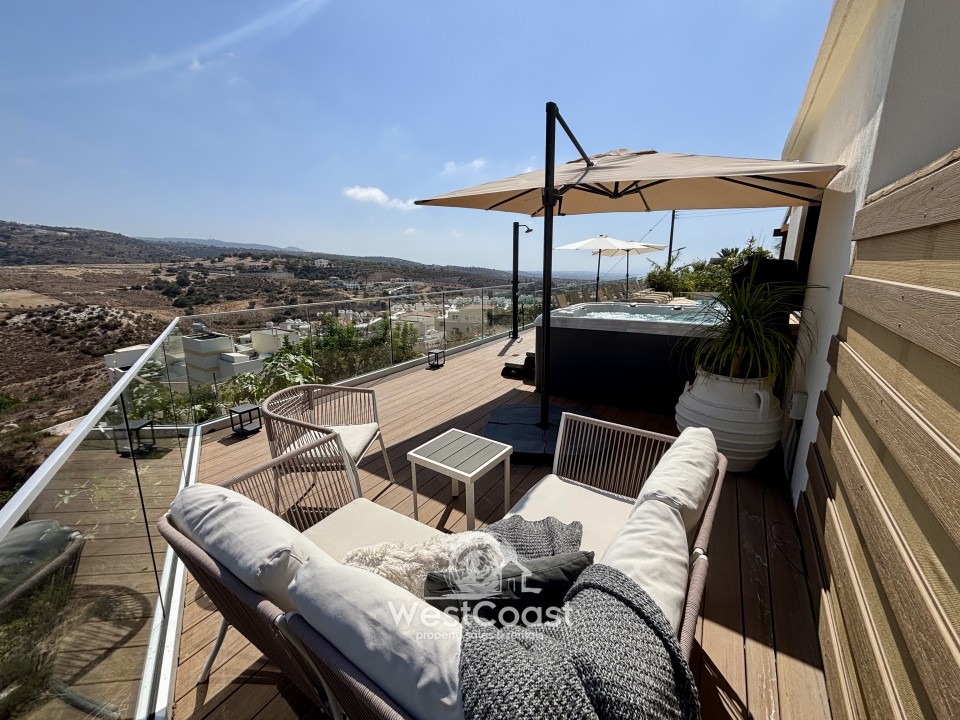 Detached Villa For Sale  in  Peyia