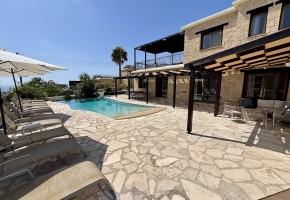 Detached Villa For Sale  in  Peyia