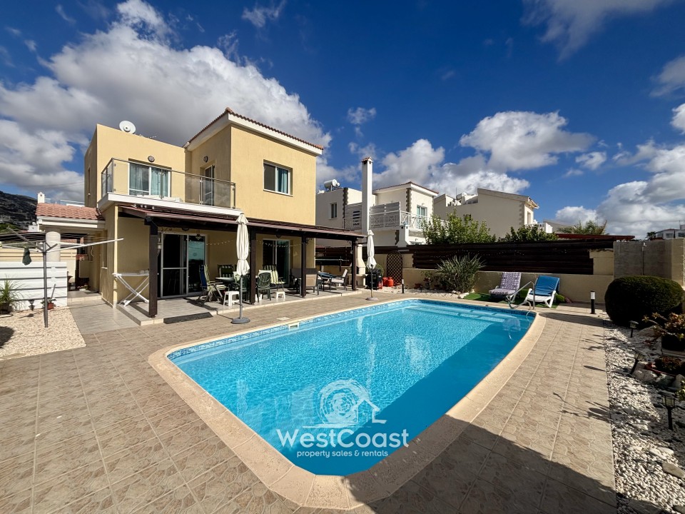Detached Villa For Sale  in  Peyia