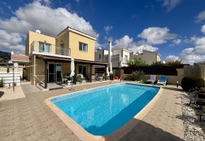 Detached Villa For Sale  in  Peyia