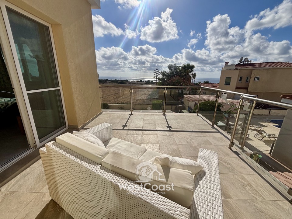 Detached Villa For Sale  in  Peyia