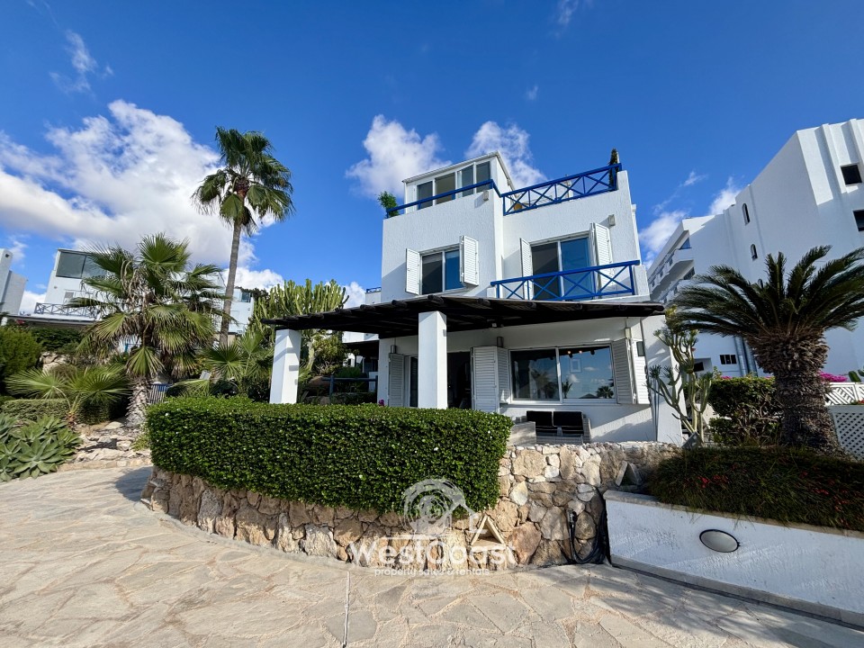 Detached Villa For Sale  in  Chloraka