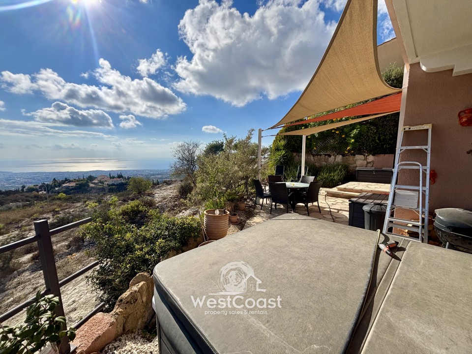 Detached Villa For Sale  in  Tsada