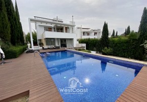 Detached Villa For Rent  in  Latchi
