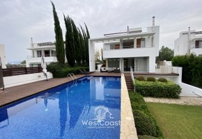 Detached Villa For Rent  in  Latchi