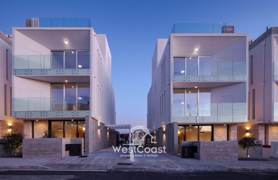 Detached Villa For Sale  in  Exo Vrisi