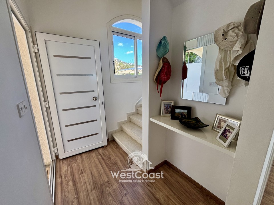 Detached Villa For Sale  in  Peyia