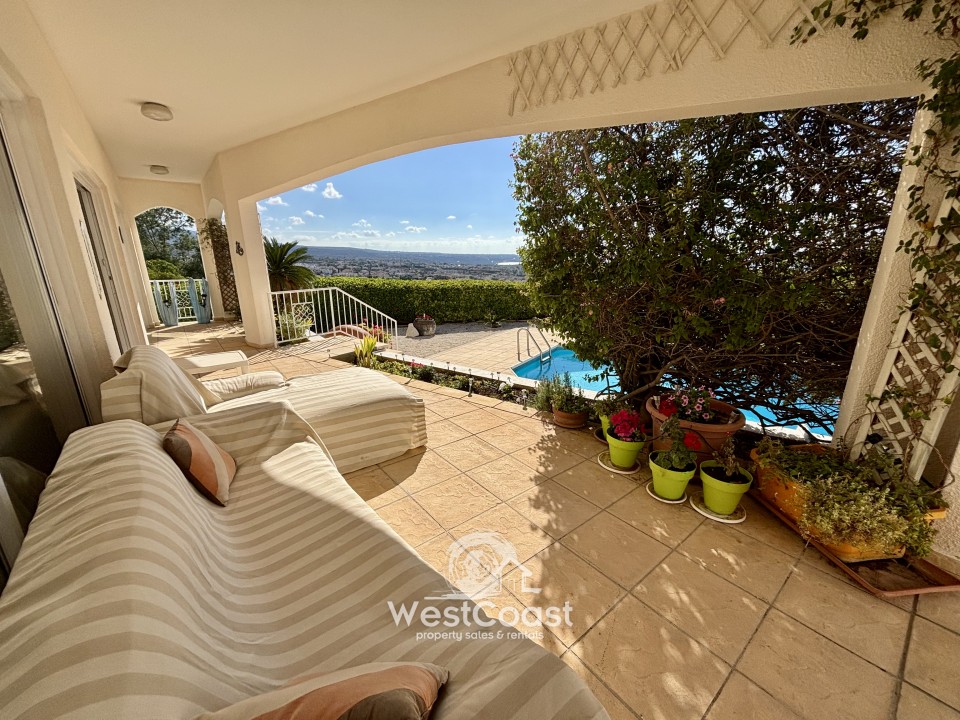 Detached Villa For Sale  in  Peyia