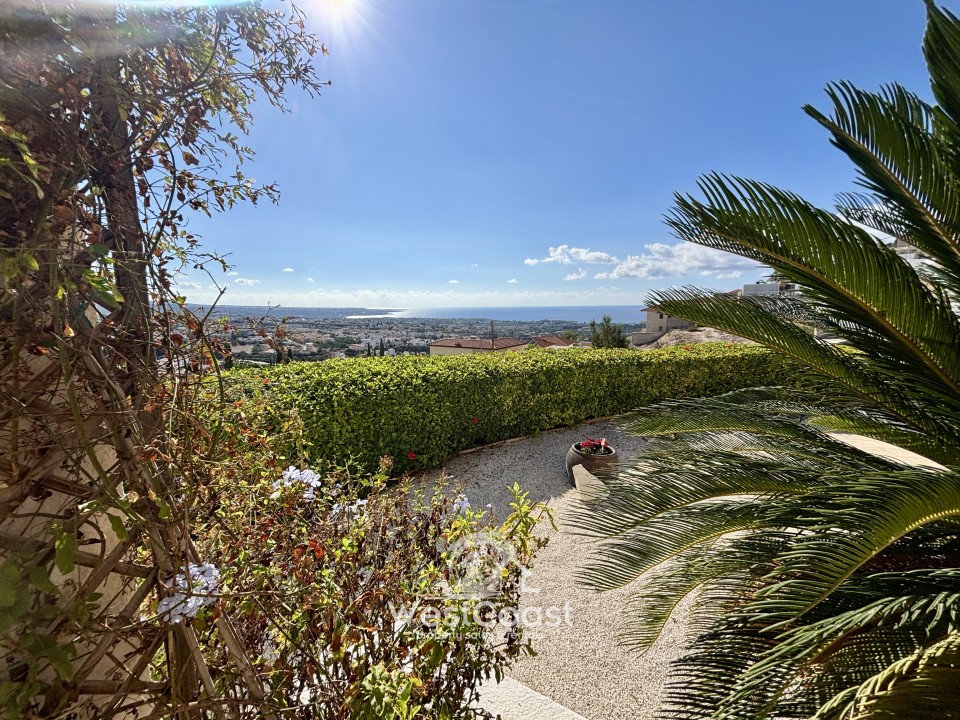 Detached Villa For Sale  in  Peyia