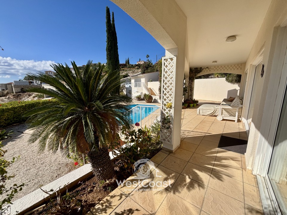 Detached Villa For Sale  in  Peyia