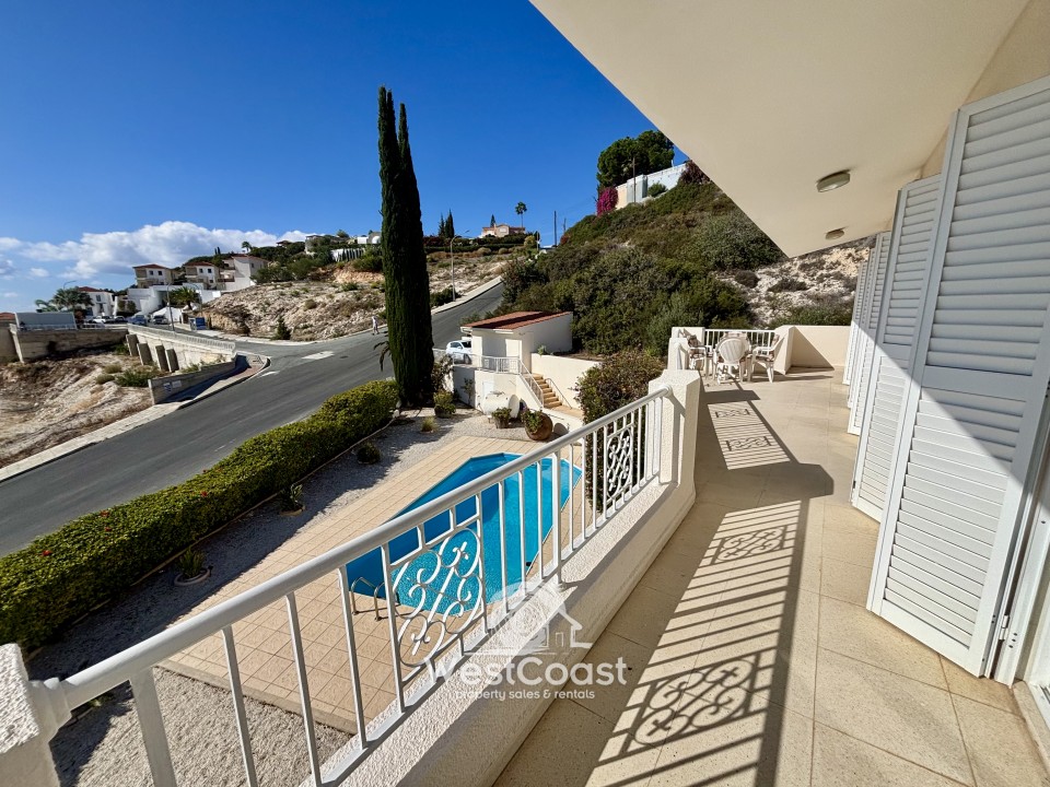 Detached Villa For Sale  in  Peyia