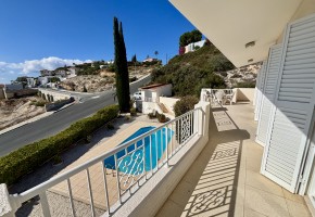 Detached Villa For Sale  in  Peyia