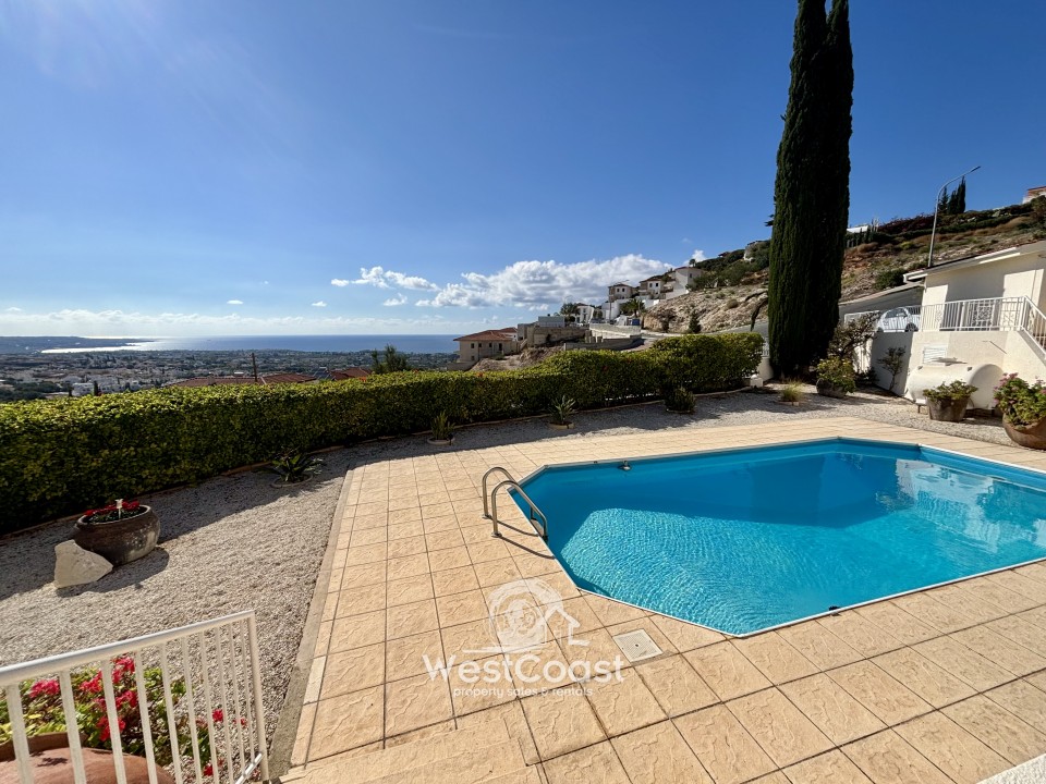 Detached Villa For Sale  in  Peyia