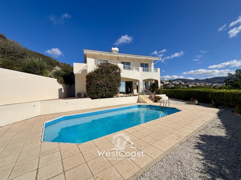 Detached Villa For Sale  in  Peyia