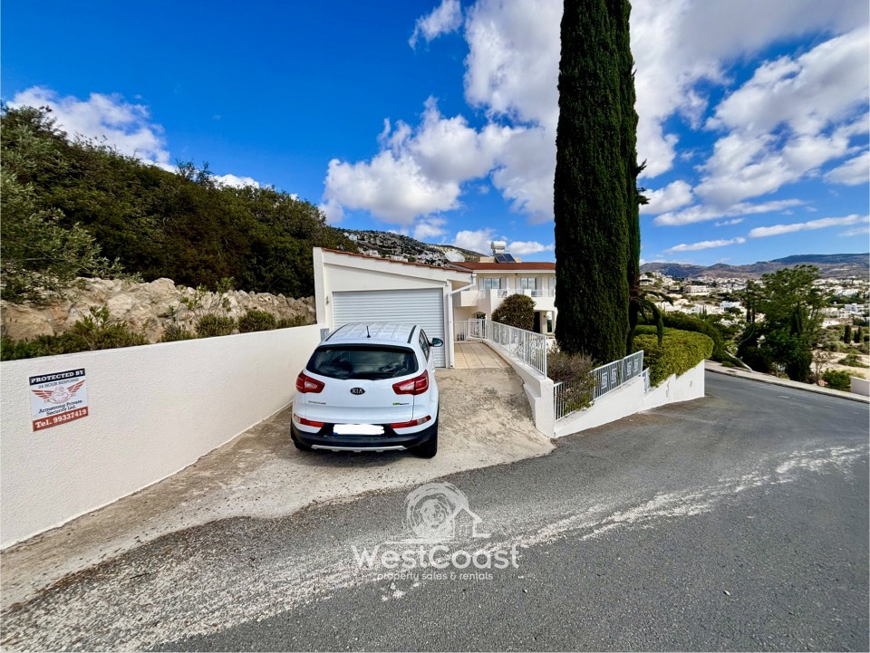 Detached Villa For Sale  in  Peyia